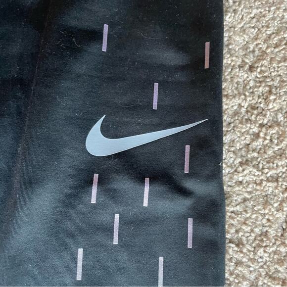 Nike Women's Linear Rain Dri-Fit Nike Pro Capri Leggings Size M - Picture 9 of 10